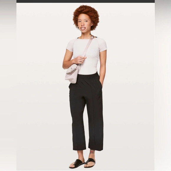 lululemon athletica Pants - Lululemon Wanderer Crop
Black sz 6